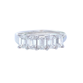 Lab diamond emerald-cut band