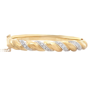 Twist bangle