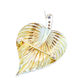 Trabich leaf pin