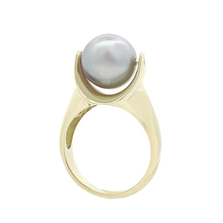 Modernist ring