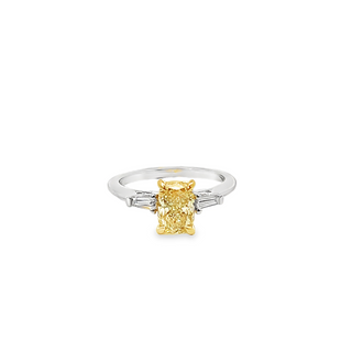 14KW GOLD 1.71CT 3-STONE LAB-G