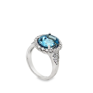 18KW GOLD 4.13CT OVAL AQUAMARI