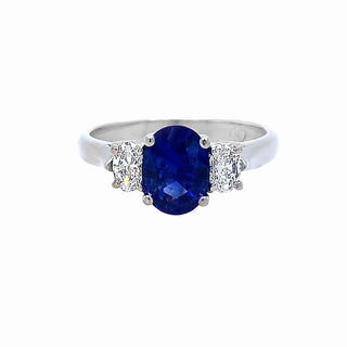 18KW SAPPHIRE 3-STONE RING