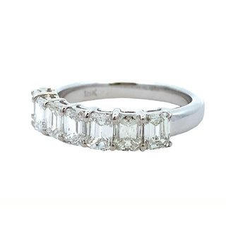 18KW EMERALD-CUT DIAMOND BAND